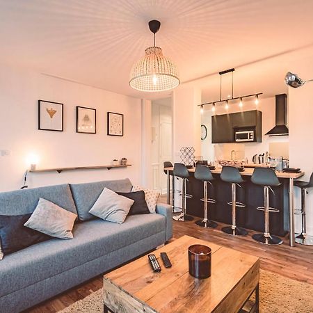 Charme De L'Ancien Pour Cet Appartement Entierement Renove Dans L'Hypercentre De Reims Exteriör bild