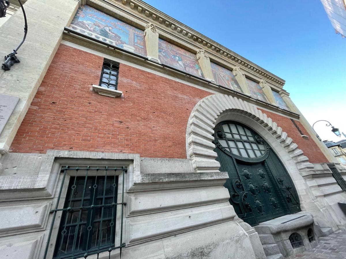 Charme De L'Ancien Pour Cet Appartement Entierement Renove Dans L'Hypercentre De Reims Exteriör bild