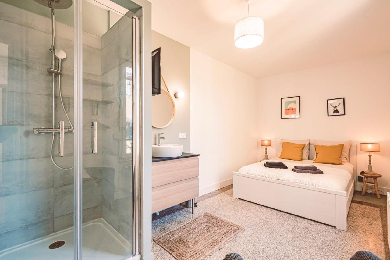 Charme De L'Ancien Pour Cet Appartement Entierement Renove Dans L'Hypercentre De Reims Exteriör bild